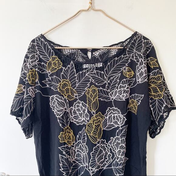 Mink Pink Black Floral Embroidered Crochet Top M - Picture 2 of 9